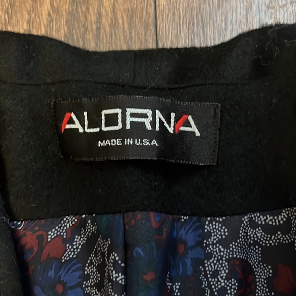 Alorna 100% woollong black coat with shoulder pads - Picture 3 of 14